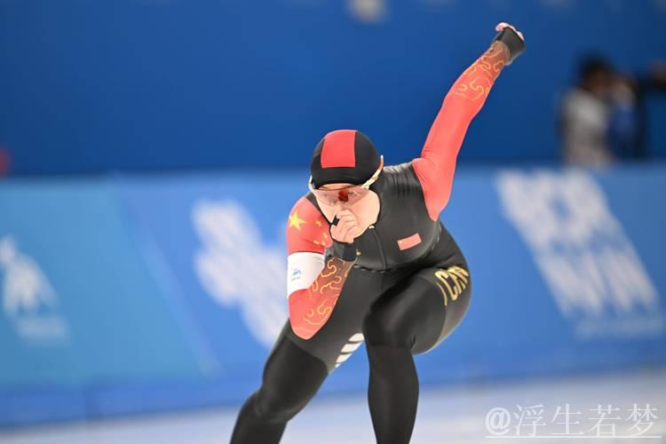 韩梅在女子1000米比赛中获得第七名 韩梅在女子1000米比赛中获得第七名